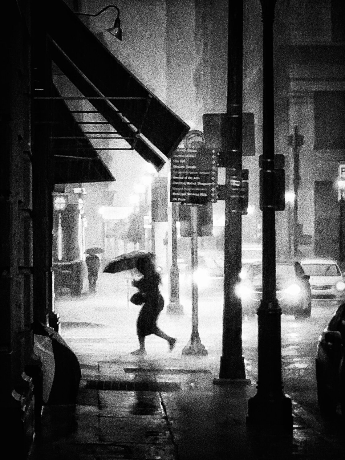 9 Tips For Taking Incredible iPhone Street Photos In Bad Weather
