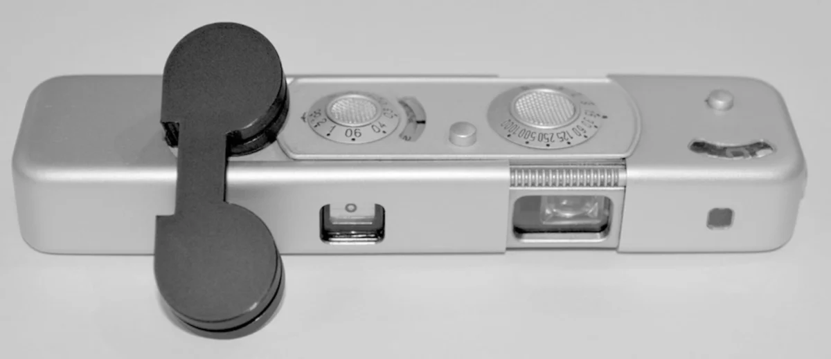 The Resurgence of Subminiature Photography and the Engineering Challenges of the Modern 8×11 Film Cassette